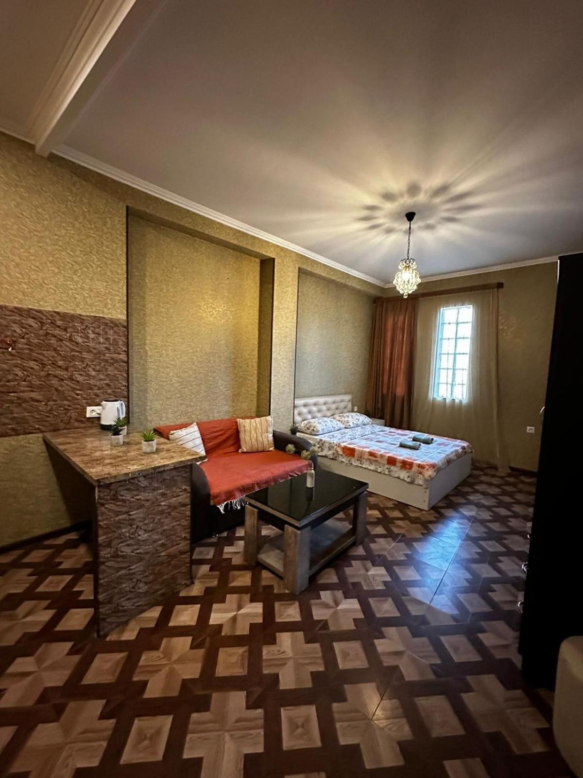 Apartment On L.Meskhishvili Turn Tbilisi Exterior foto